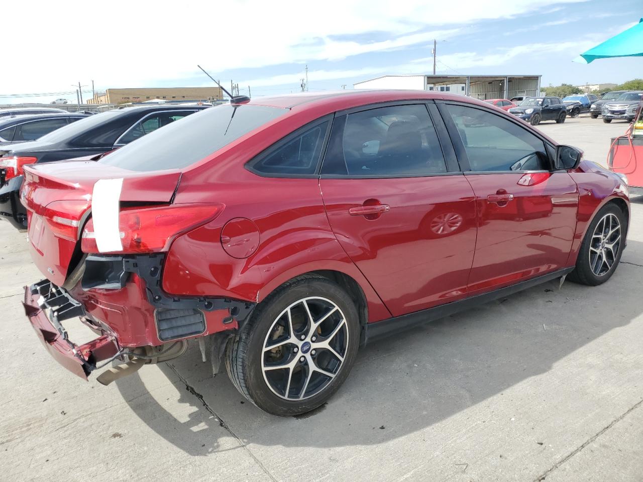 Obraz 3 z 2017 FORD FOCUS SEL 2017 z VIN 1FADP3H25HL257868