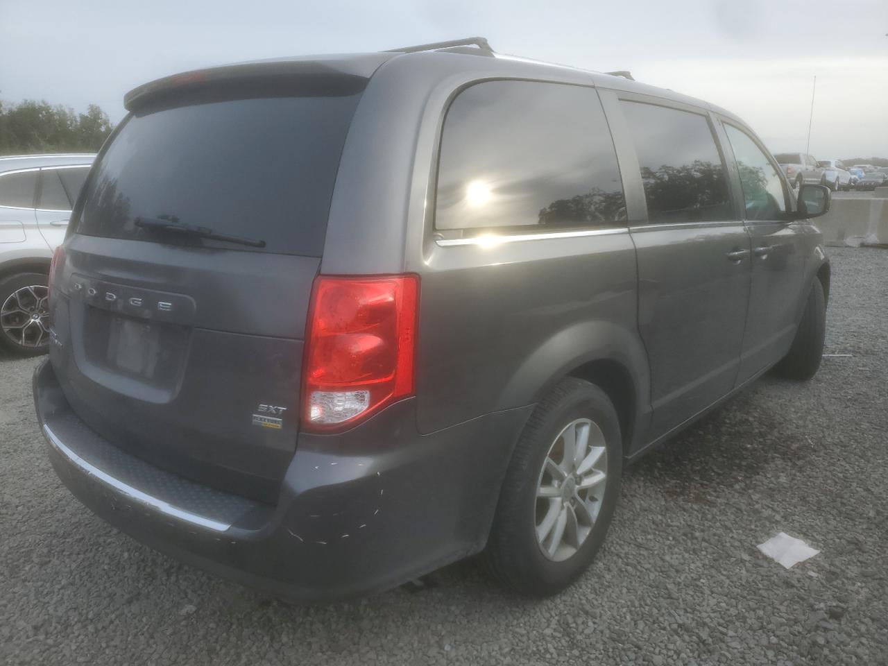 Image 3 of 2018 DODGE GRAND CARAVAN SXT 2018 with VIN 2C4RDGCG4JR207396