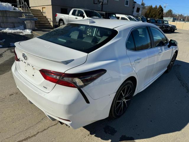 Obraz 3 z 2021 TOYOTA CAMRY SE 2021 z VIN 4T1G11AK0MU544879