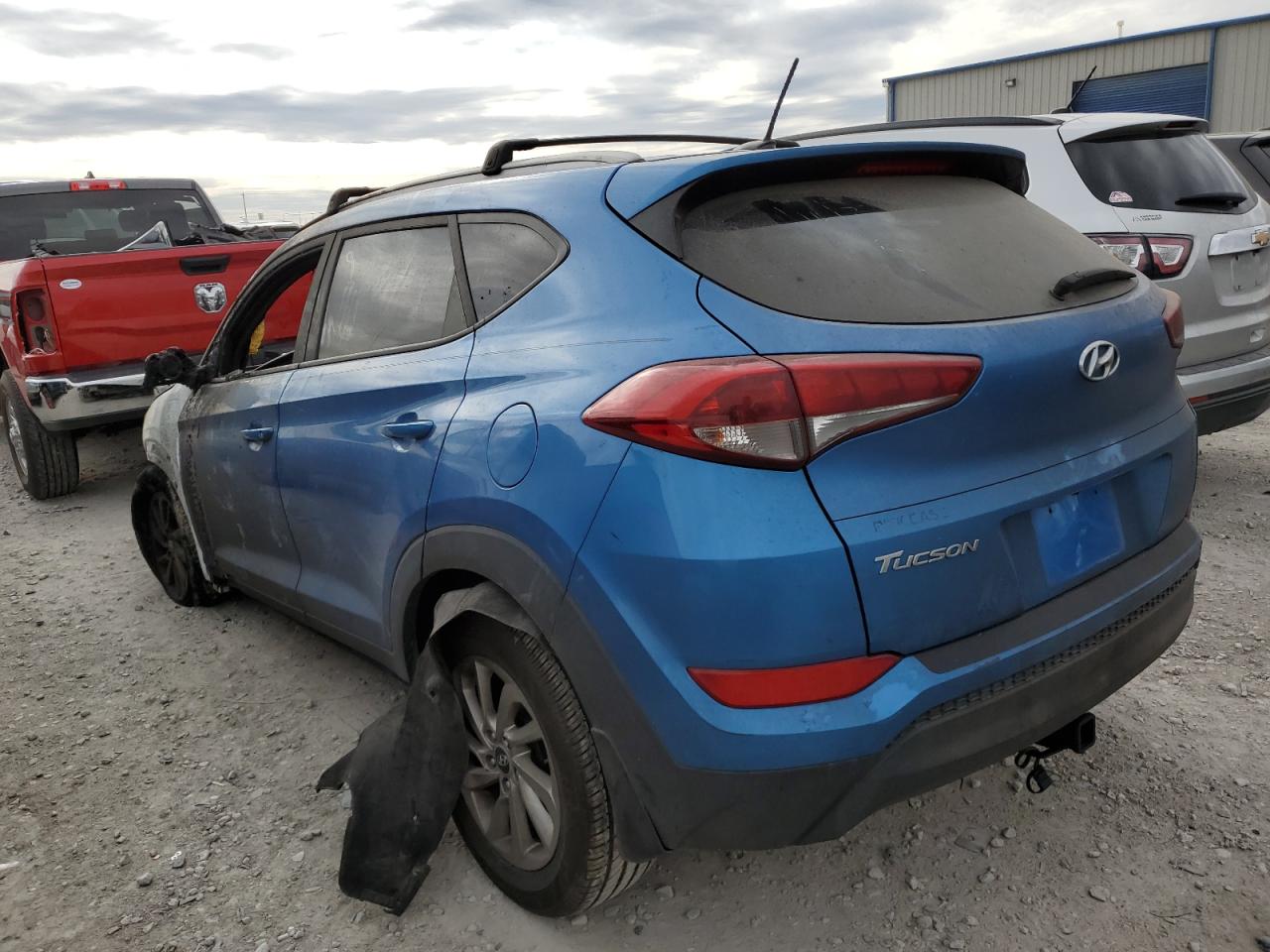 Image 2 of 2017 HYUNDAI TUCSON LIMITED 2017 with VIN KM8J33A4XHU415230