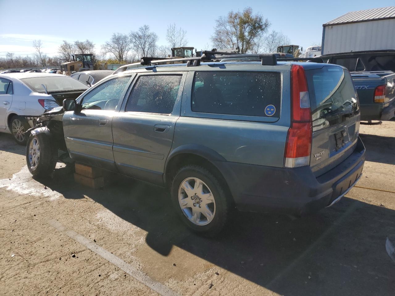 Obraz 2 z 2003 VOLVO XC70  2003 z VIN YV1SZ59H831108167