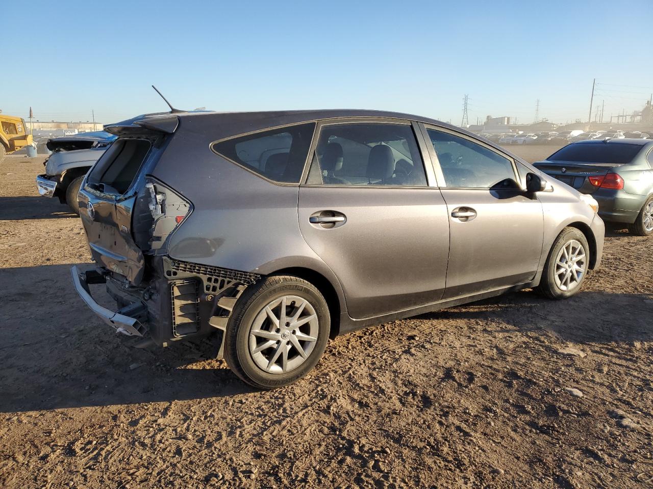 Obraz 3 z 2015 TOYOTA PRIUS V  2015 z VIN JTDZN3EU7FJ028063