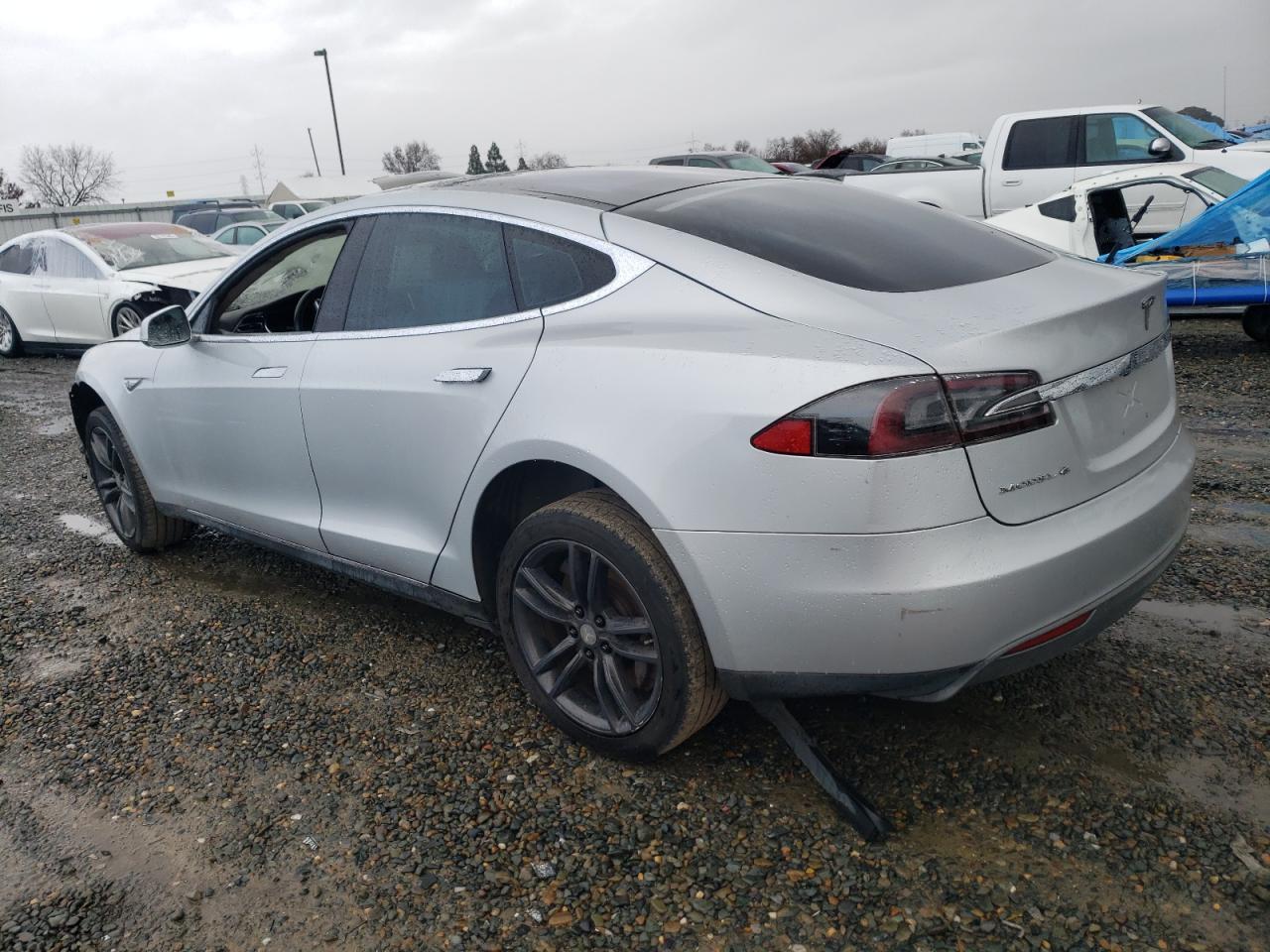 Obraz 2 z 2012 TESLA MODEL S  2012 z VIN 5YJSA1DN1CFS00120