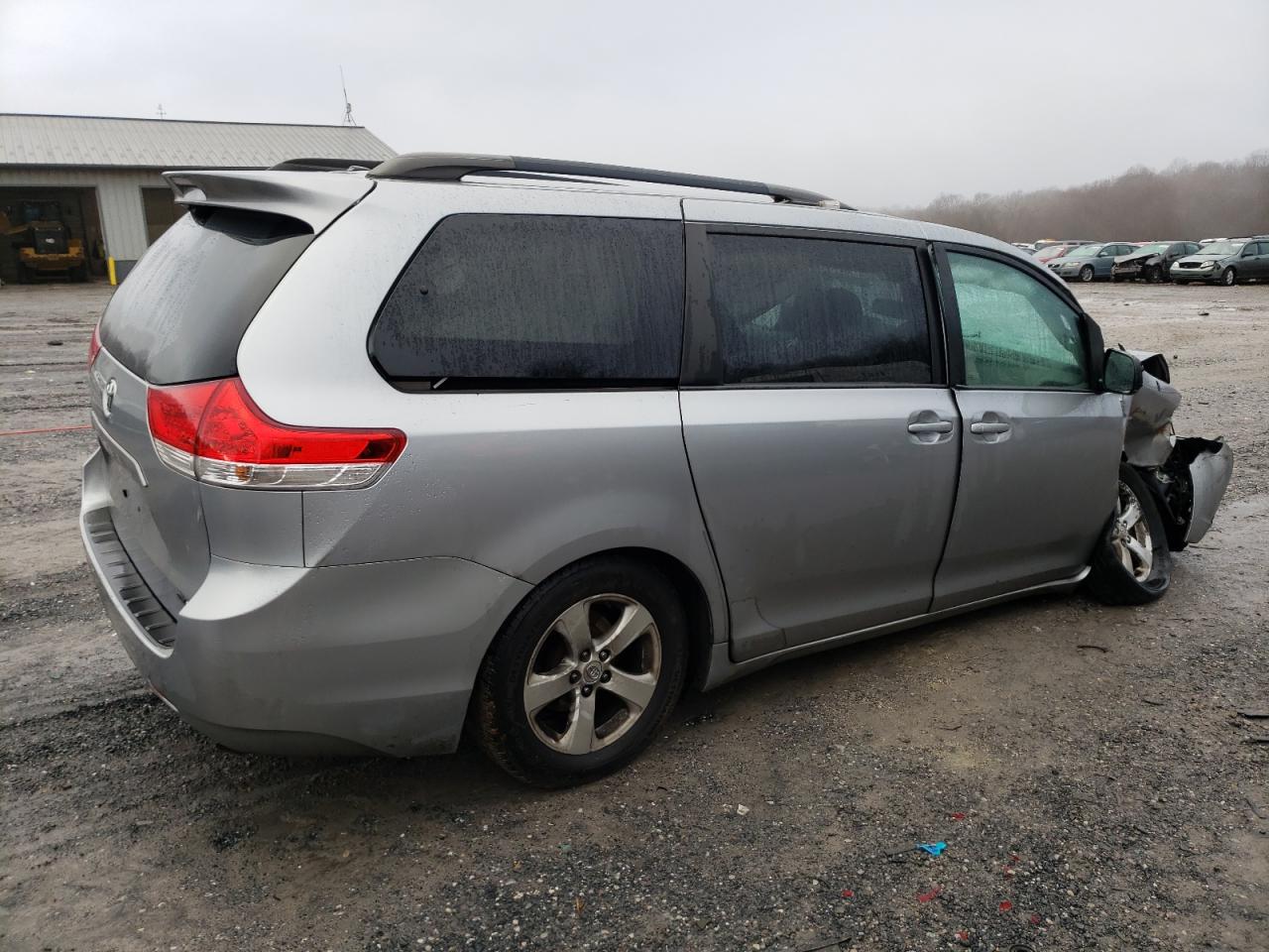 Image 3 of 2011 TOYOTA SIENNA LE 2011 with VIN 5TDKK3DC4BS153148