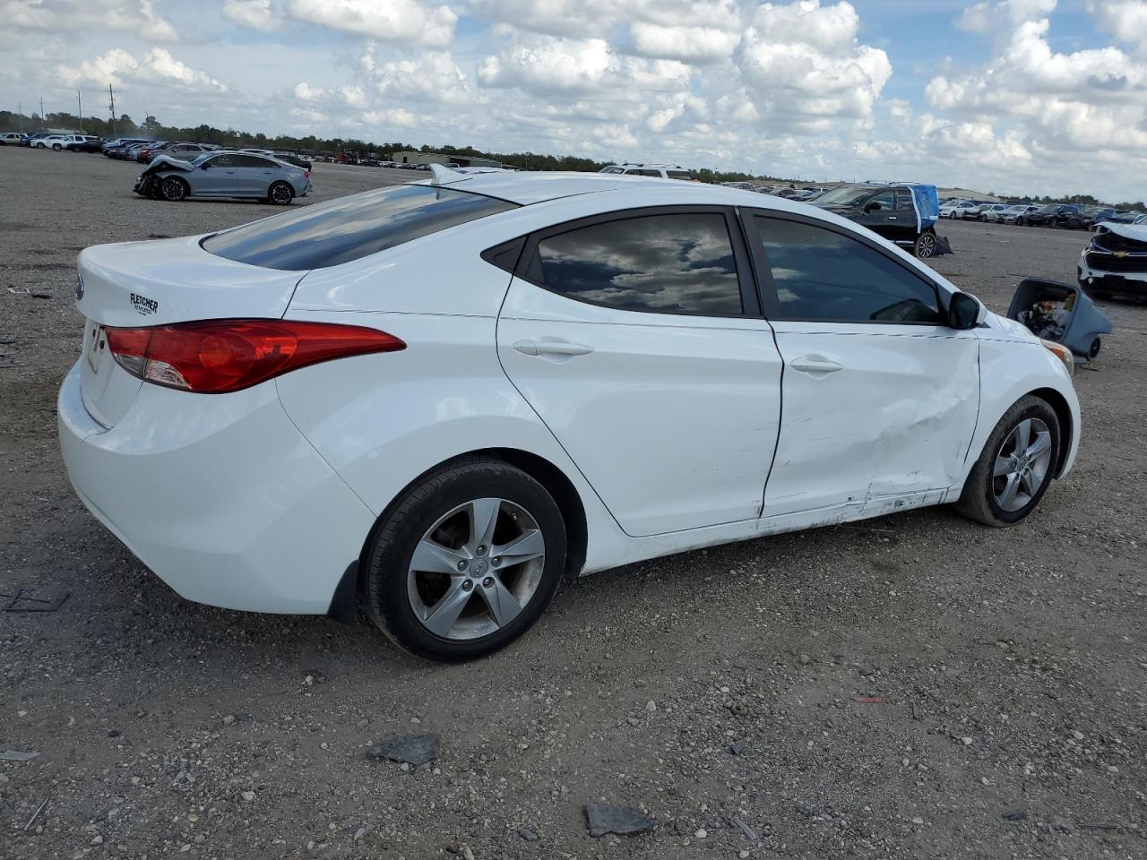 Obraz 3 z 2013 HYUNDAI ELANTRA GLS 2013 z VIN 5NPDH4AE9DH426967