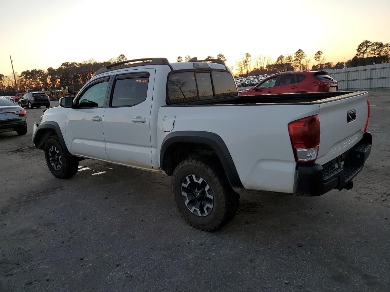 Изображение 2 2016 TOYOTA TACOMA DOUBLE CAB 2016 с VIN 3TMCZ5AN8GM014441