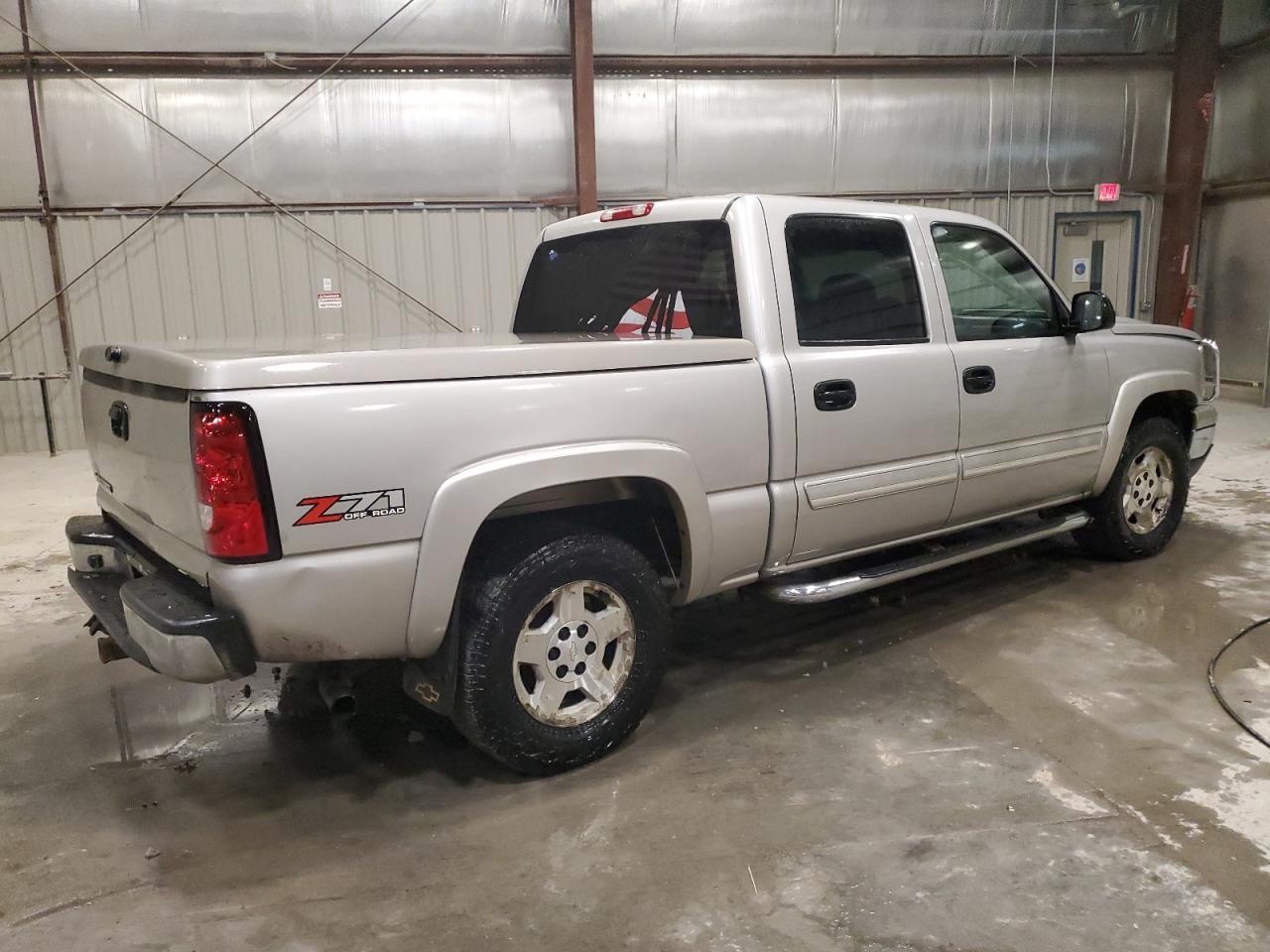 Image 3 of 2007 CHEVROLET SILVERADO K1500 CLASSIC CREW CAB 2007 with VIN 2GCEK13Z471133259