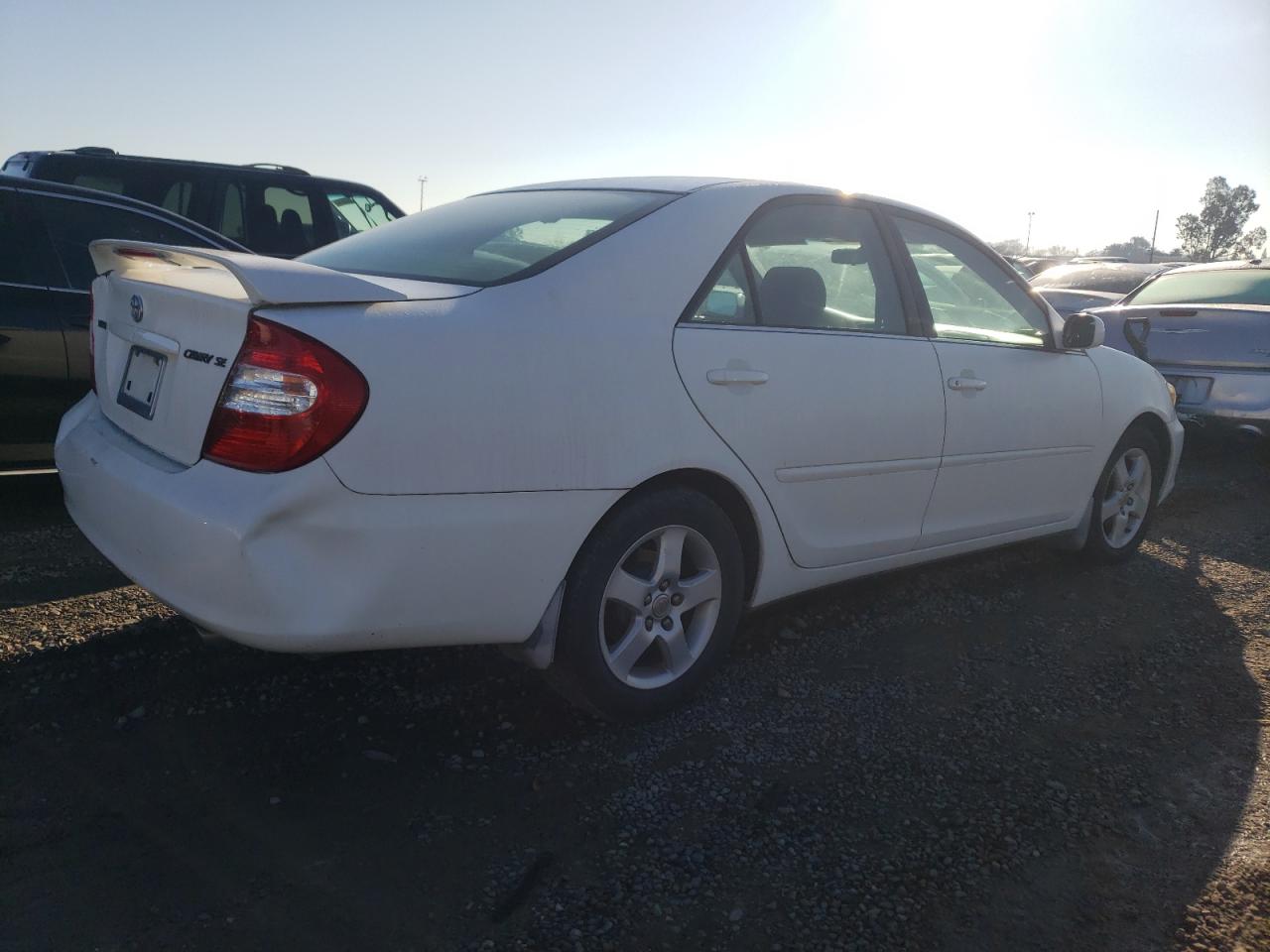 Изображение 3 2004 TOYOTA CAMRY LE 2004 с VIN 4T1BE32K54U333556