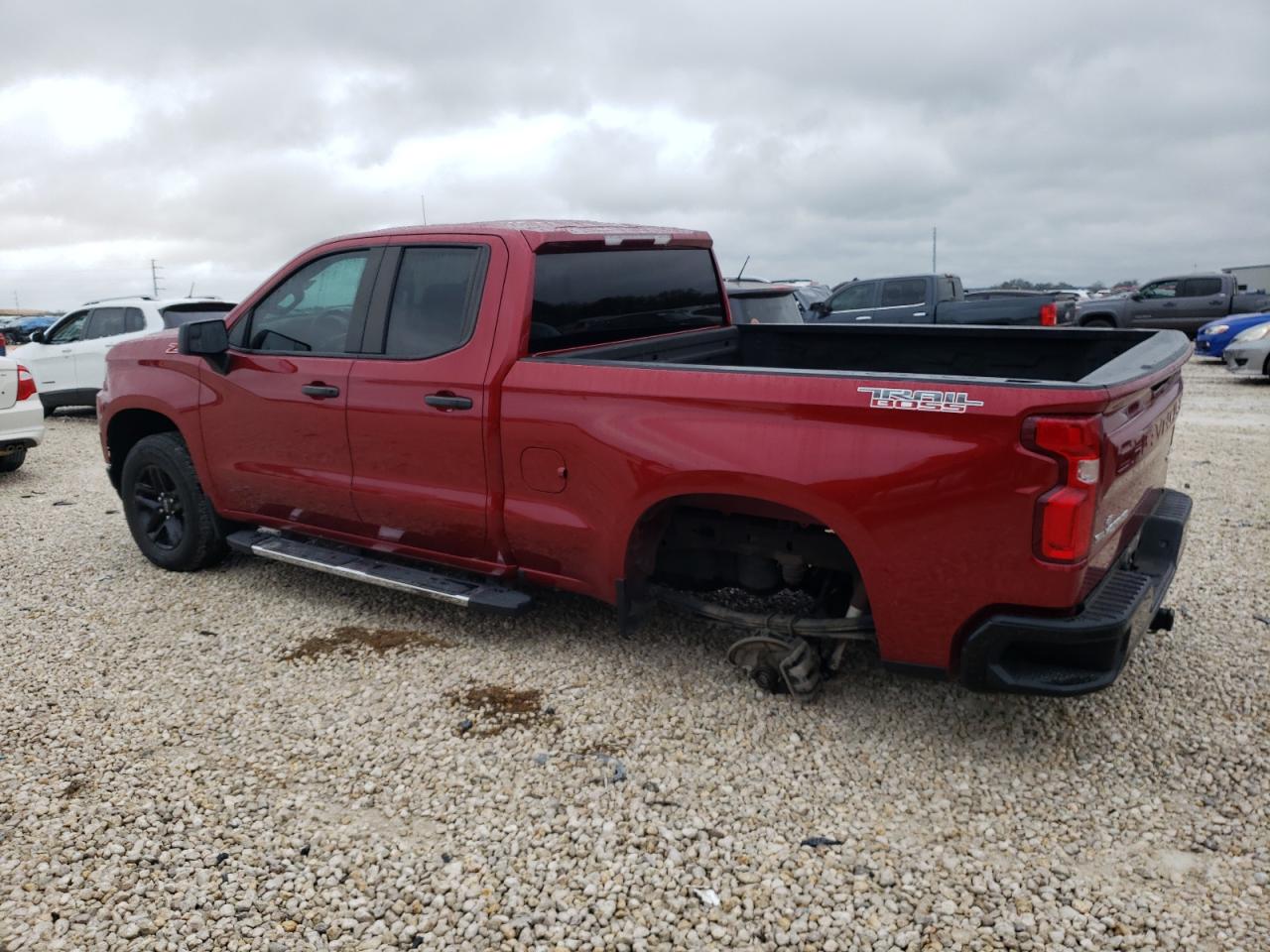 Изображение 2 2019 CHEVROLET SILVERADO K1500 TRAIL BOSS CUSTOM 2019 с VIN 1GCRYCEF1KZ331781