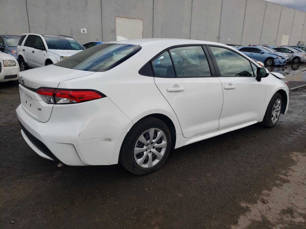 Obraz 3 z 2022 TOYOTA COROLLA LE 2022 z VIN JTDEPMAE2N3017732