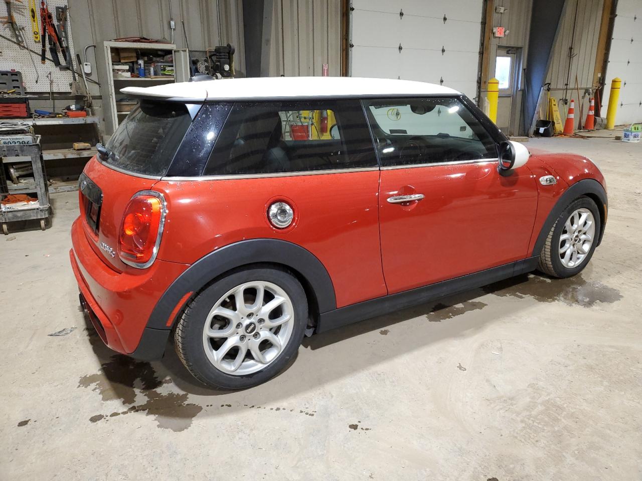 Image 3 of 2016 MINI COOPER S 2016 with VIN WMWXP7C57G2C61103