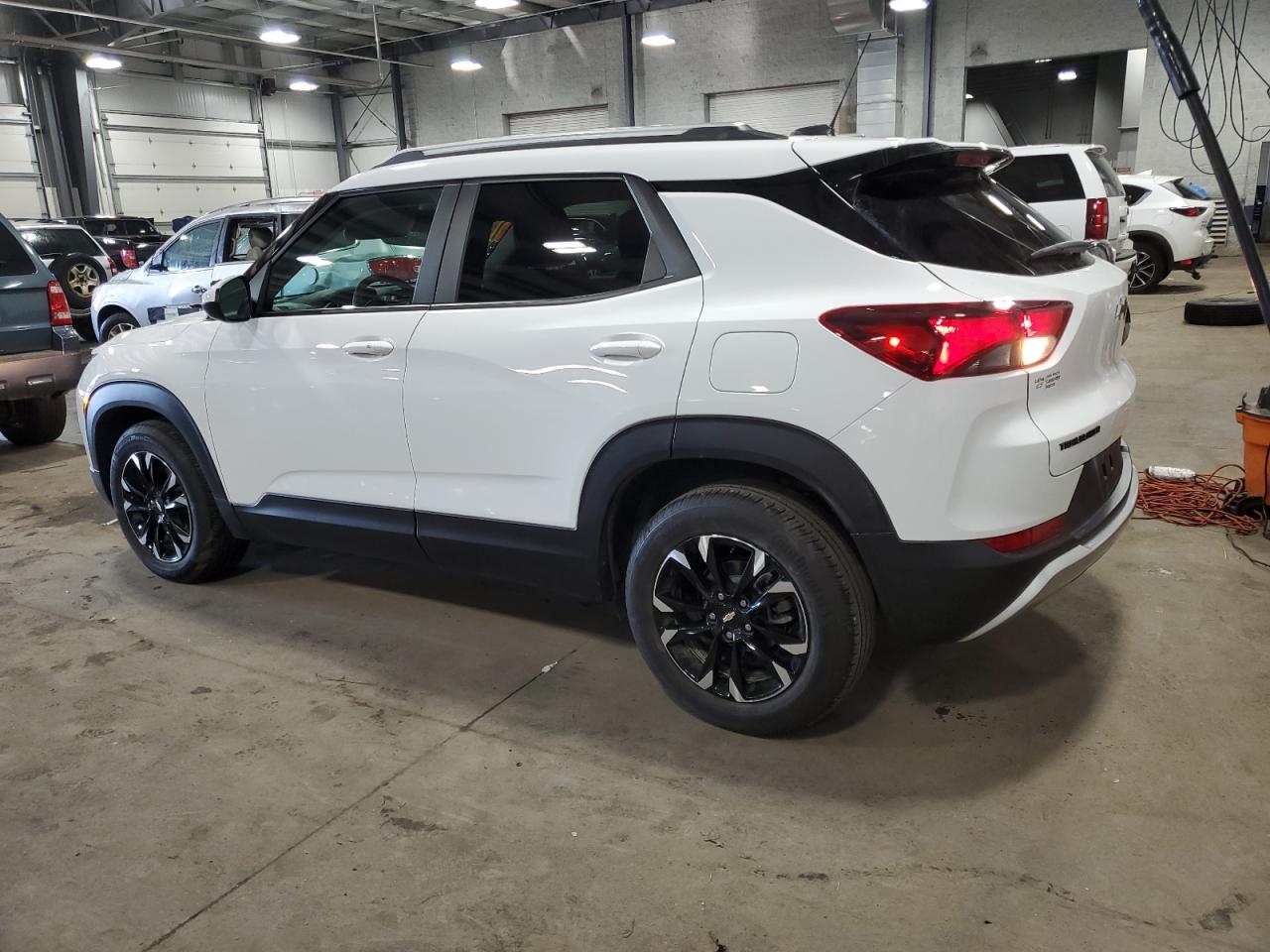 Image 2 of 2022 CHEVROLET TRAILBLAZER LT 2022 with VIN KL79MPSL3NB029657