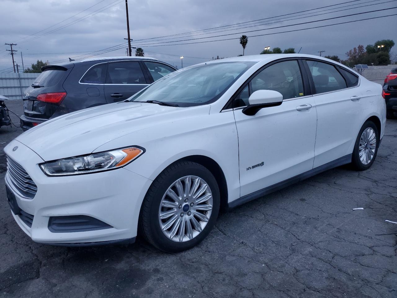 Image 1 of 2016 FORD FUSION S HYBRID 2016 with VIN 3FA6P0UU1GR175697