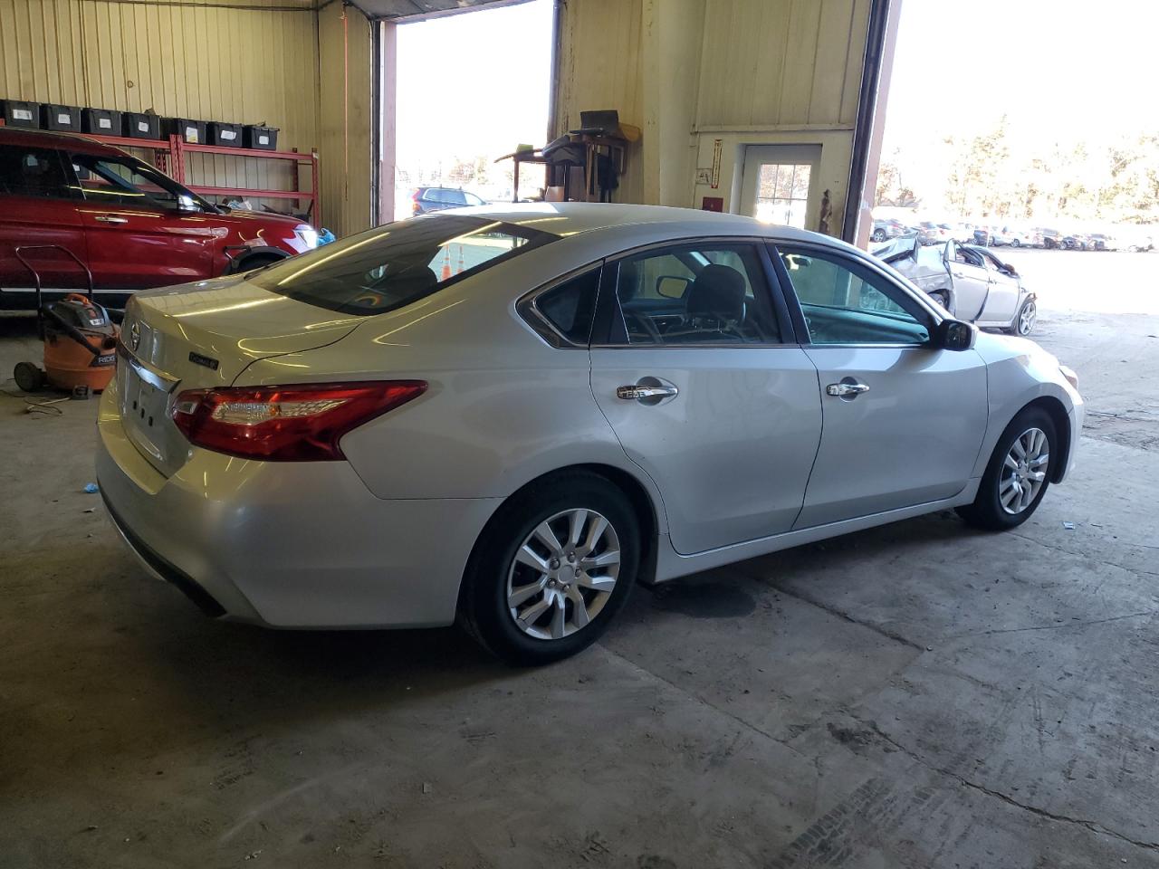 Изображение 3 2016 NISSAN ALTIMA 2.5 2016 с VIN 1N4AL3AP9GN359052