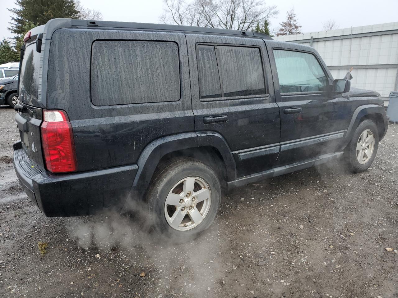 Image 3 of 2007 JEEP COMMANDER  2007 with VIN 1J8HG48K47C657039