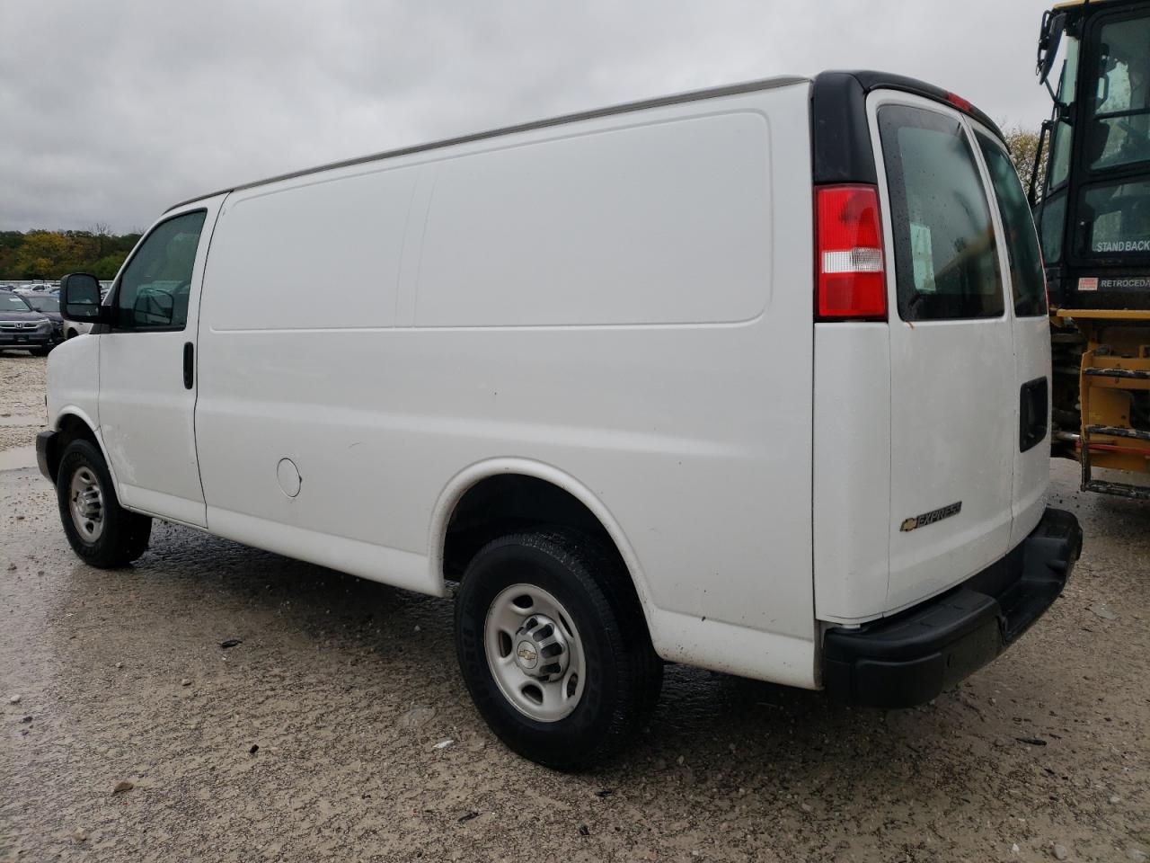 Image 2 of 2021 CHEVROLET EXPRESS G2500  2021 with VIN 1GCWGAFP3M1301555