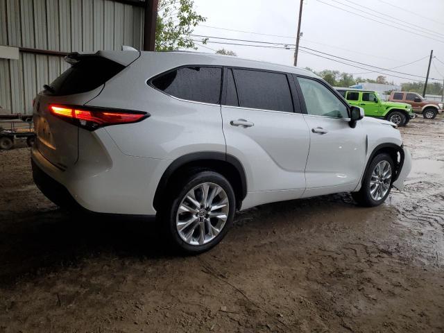 Image 3 of 2022 TOYOTA HIGHLANDER LIMITED 2022 with VIN 5TDYZRAH8NS121123