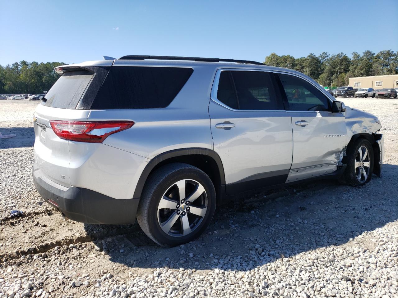 Изображение 3 2019 CHEVROLET TRAVERSE LT 2019 с VIN 1GNERHKW3KJ275961