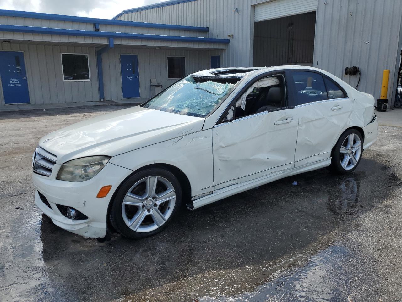 Изображение 1 2010 MERCEDES-BENZ C 300 2010 с VIN WDDGF5EB4AA394186