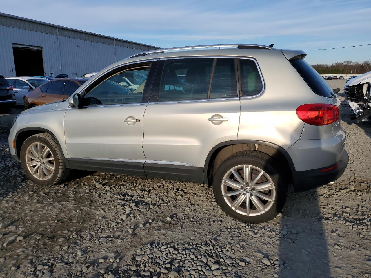 Изображение 2 2015 VOLKSWAGEN TIGUAN S 2015 с VIN WVGAV7AX1FW592021