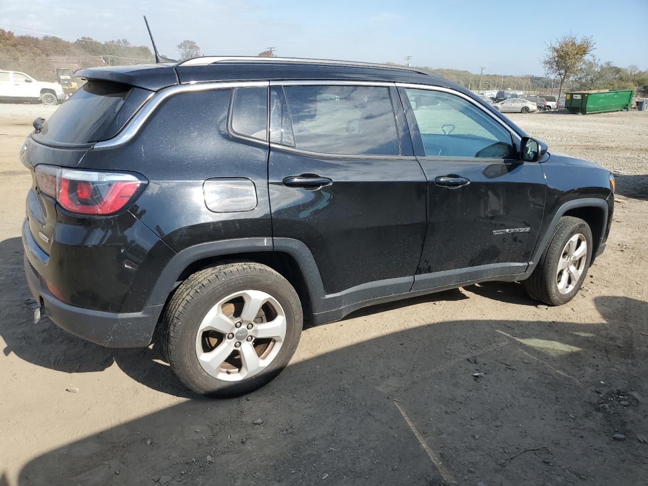 Obraz 3 z 2019 JEEP COMPASS LATITUDE 2019 z VIN 3C4NJDBB3KT690616