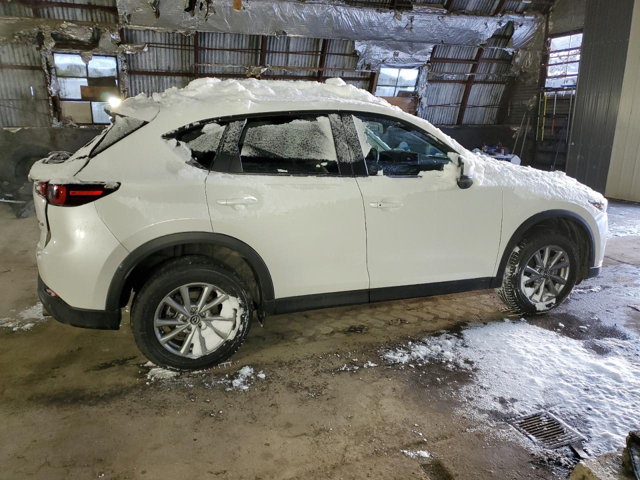 Obraz 3 z 2023 MAZDA CX-5 PREFERRED 2023 z VIN JM3KFBCM8P0272587