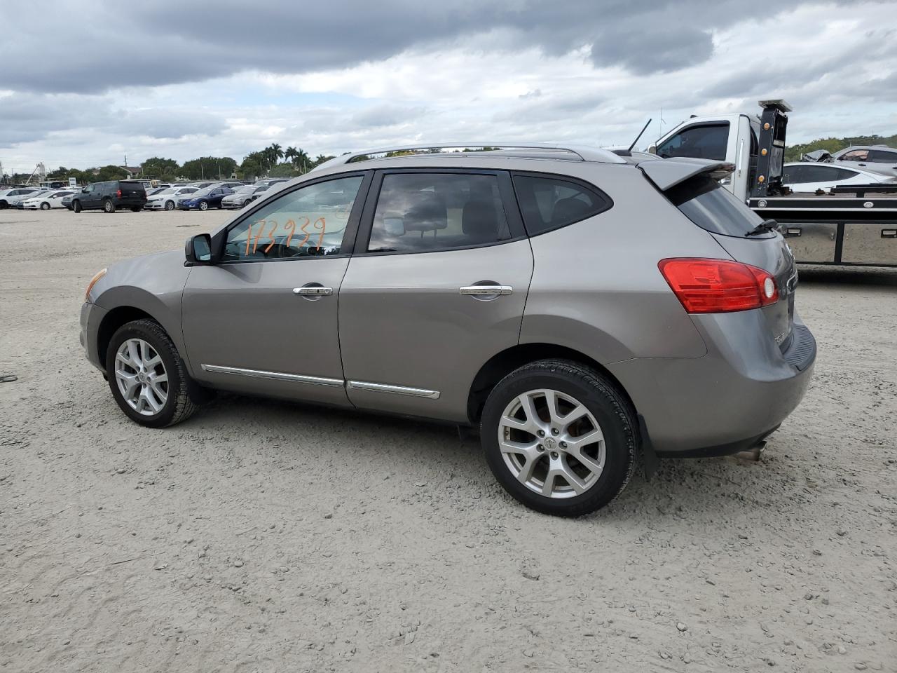 Image 2 of 2011 NISSAN ROGUE S 2011 with VIN JN8AS5MV5BW666132