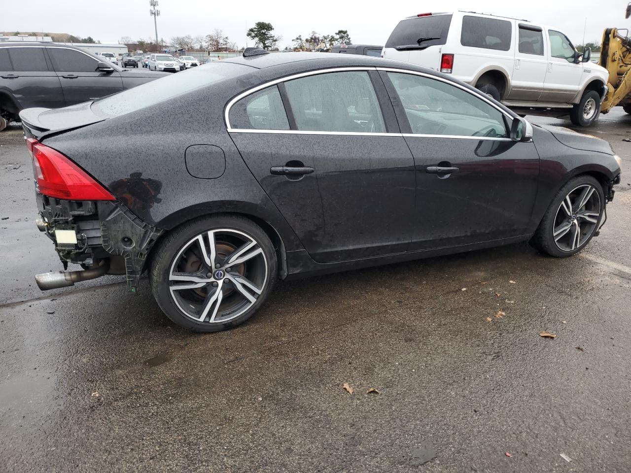 Изображение 3 2017 VOLVO S60 R DESIGN 2017 с VIN YV149MTS5H2437059