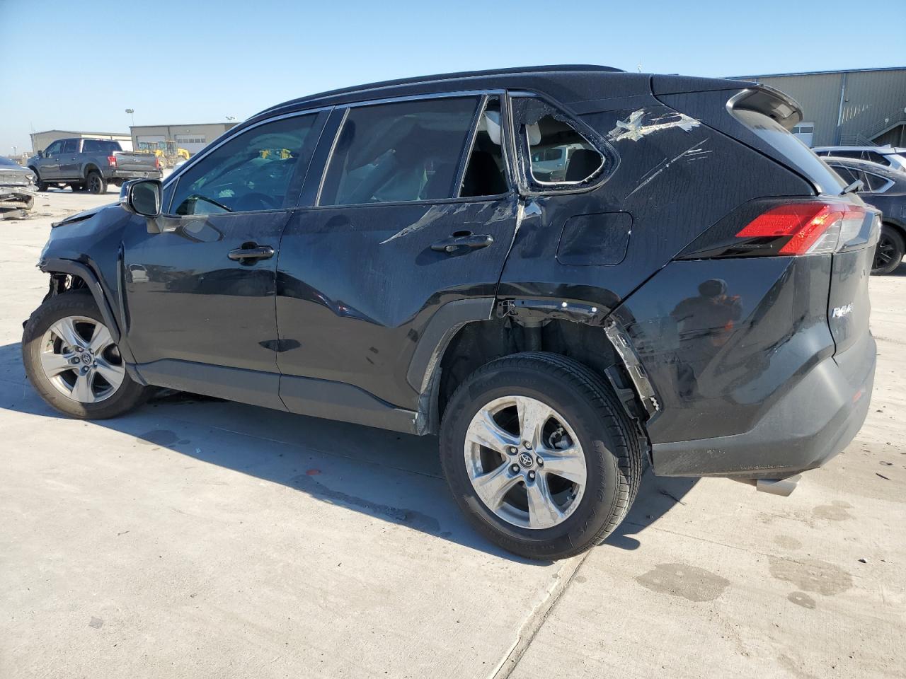 Image 2 of 2020 TOYOTA RAV4 XLE 2020 with VIN 2T3W1RFV4LC055387