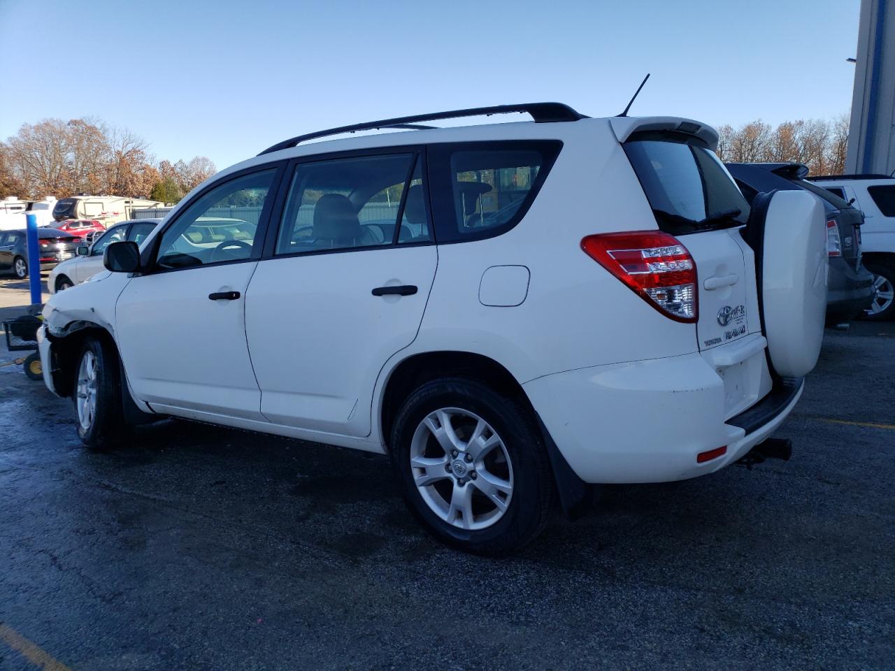 Image 2 of 2009 TOYOTA RAV4  2009 with VIN JTMBF33VX95007828