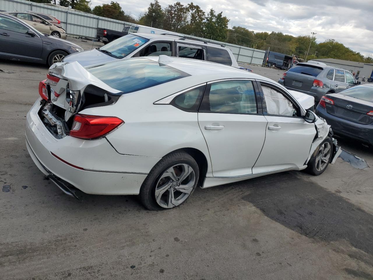Image 3 of 2018 HONDA ACCORD EX 2018 with VIN 1HGCV1F41JA082011