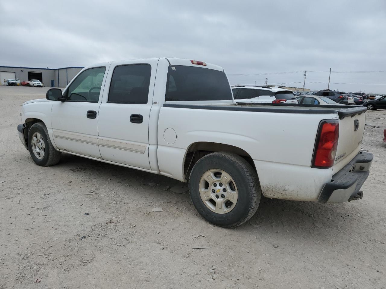 Image 2 of 2005 CHEVROLET SILVERADO C1500 2005 with VIN 2GCEC13T751356708
