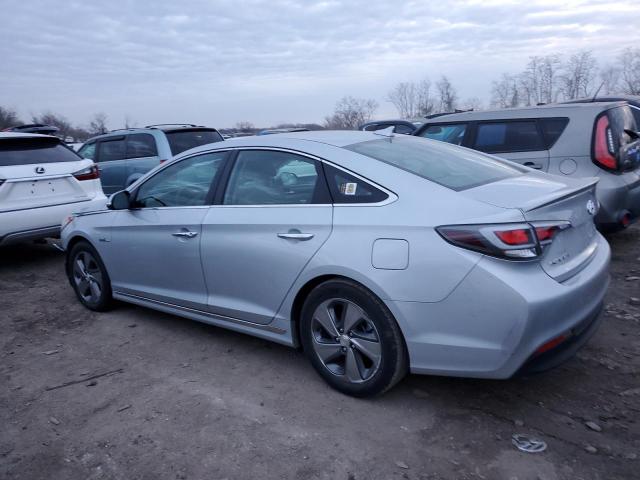 Image 2 of 2017 HYUNDAI SONATA HYBRID 2017 with VIN KMHE34L33HA068837
