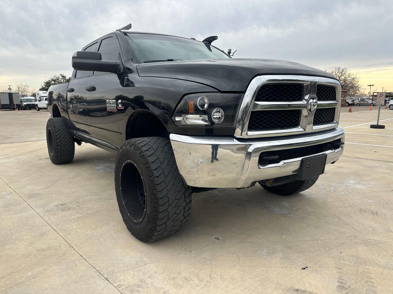 Image 1 of 2018 RAM 2500 ST 2018 with VIN 3C6UR5CL5JG296809