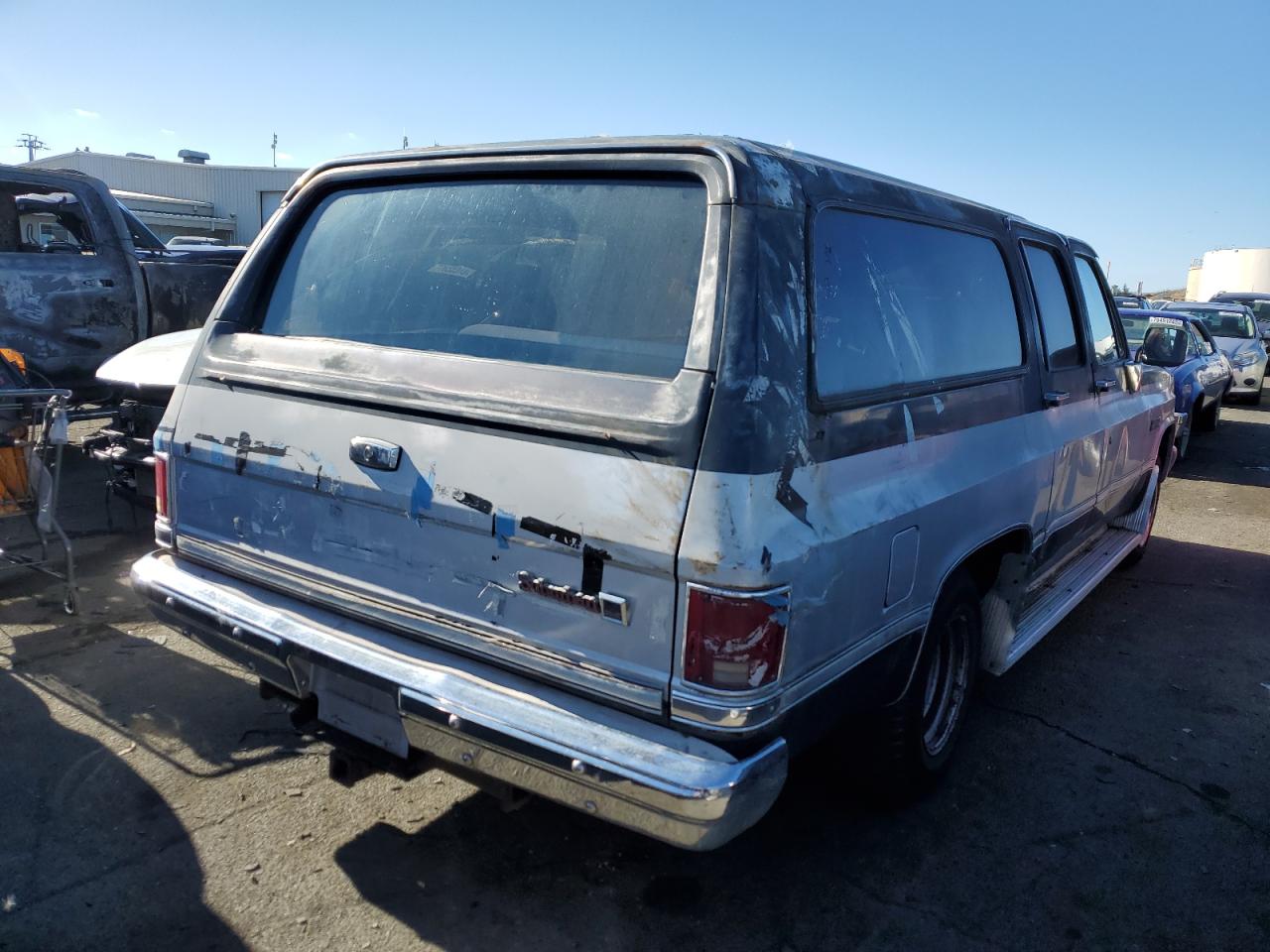 Obraz 3 z 1988 GMC SUBURBAN R15 CONVENTIONAL 1988 z VIN 1GKER16K5JF537508