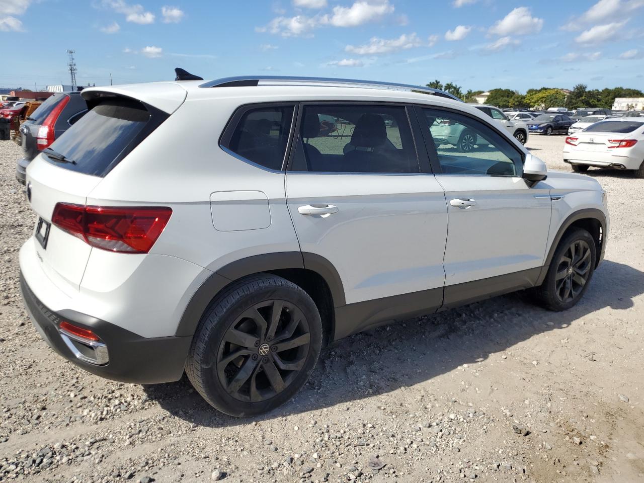 Obraz 3 z 2022 VOLKSWAGEN TAOS SE 2022 z VIN 3VVSX7B28NM066541
