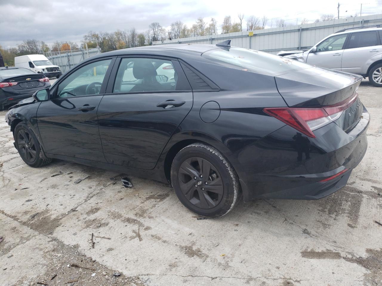 Image 2 of 2022 HYUNDAI ELANTRA SEL 2022 with VIN KMHLS4AG9NU263478