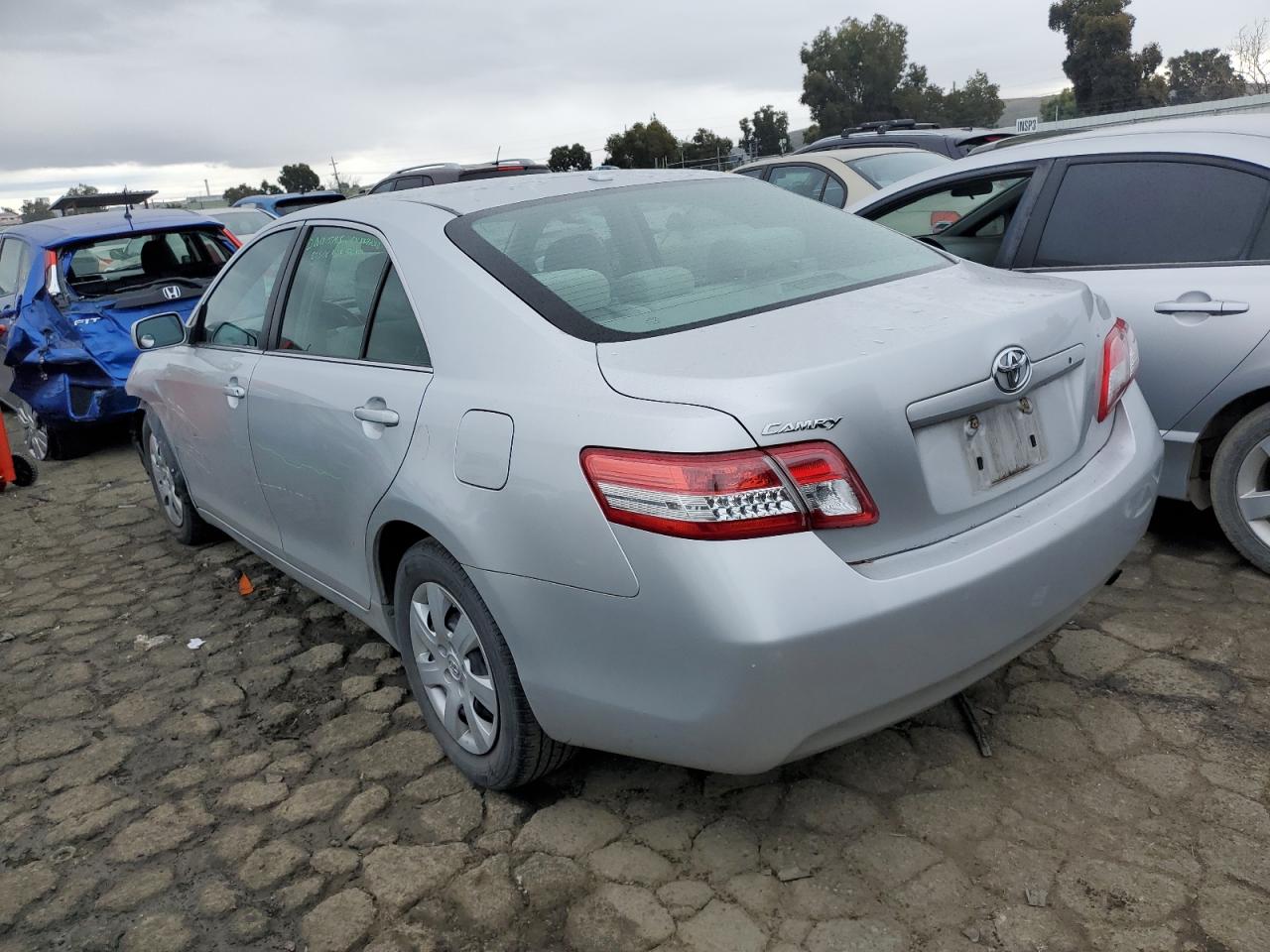 Изображение 2 2011 TOYOTA CAMRY BASE 2011 с VIN 4T1BF3EK2BU725948