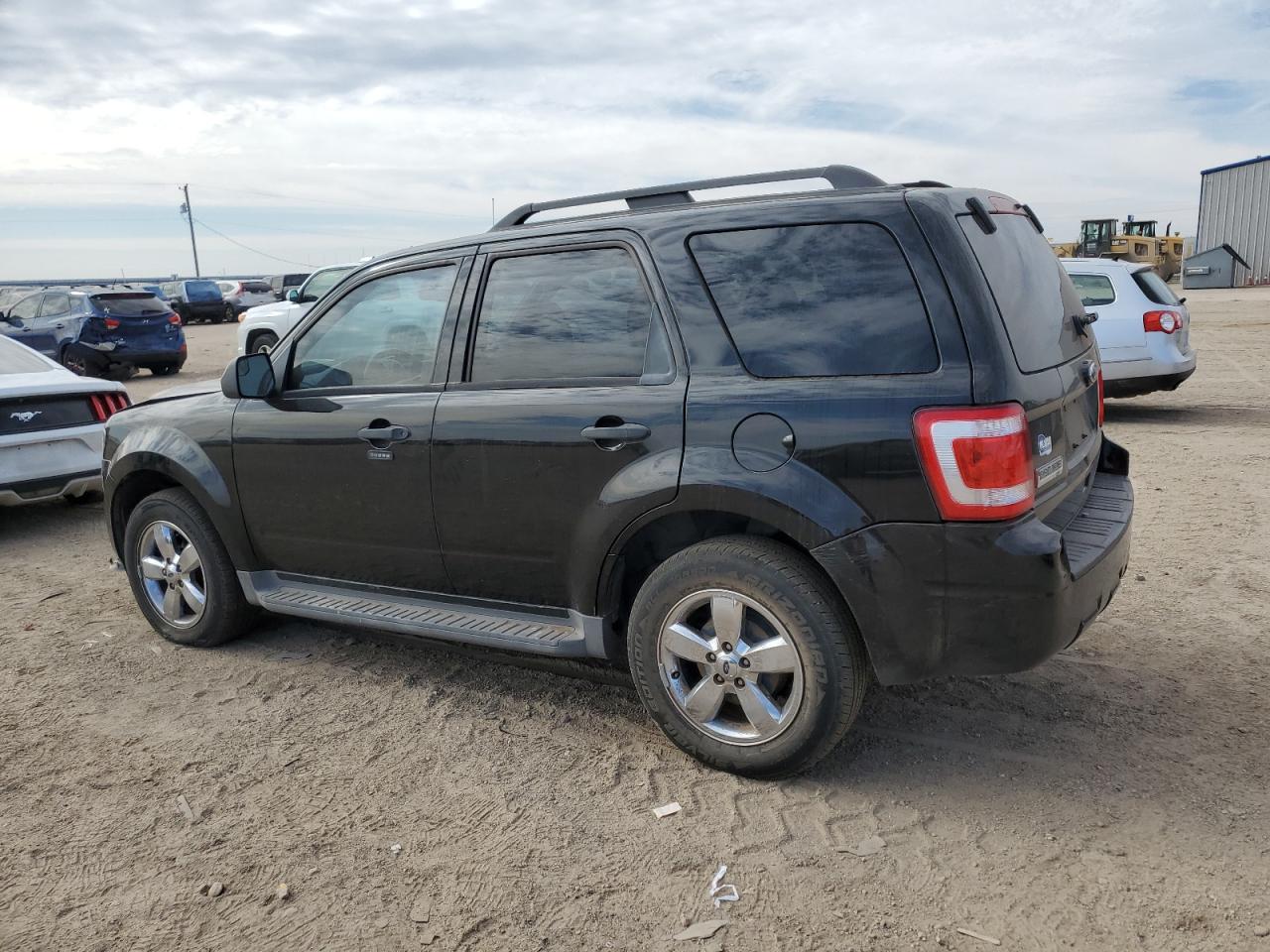 Image 2 of 2010 FORD ESCAPE XLT 2010 with VIN 1FMCU0D77AKC95589