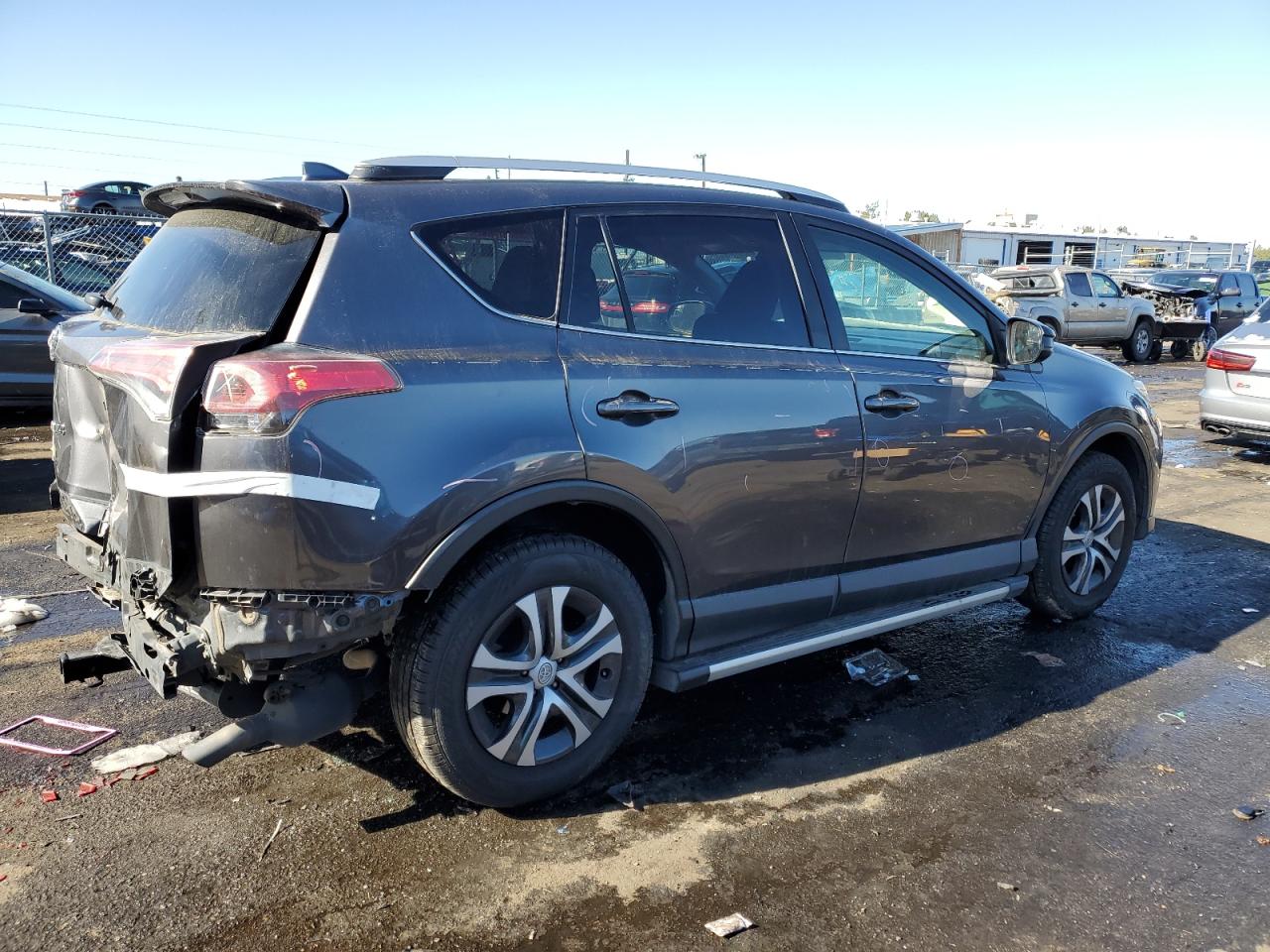 Image 3 of 2016 TOYOTA RAV4 LE 2016 with VIN JTMBFREVXGJ082761