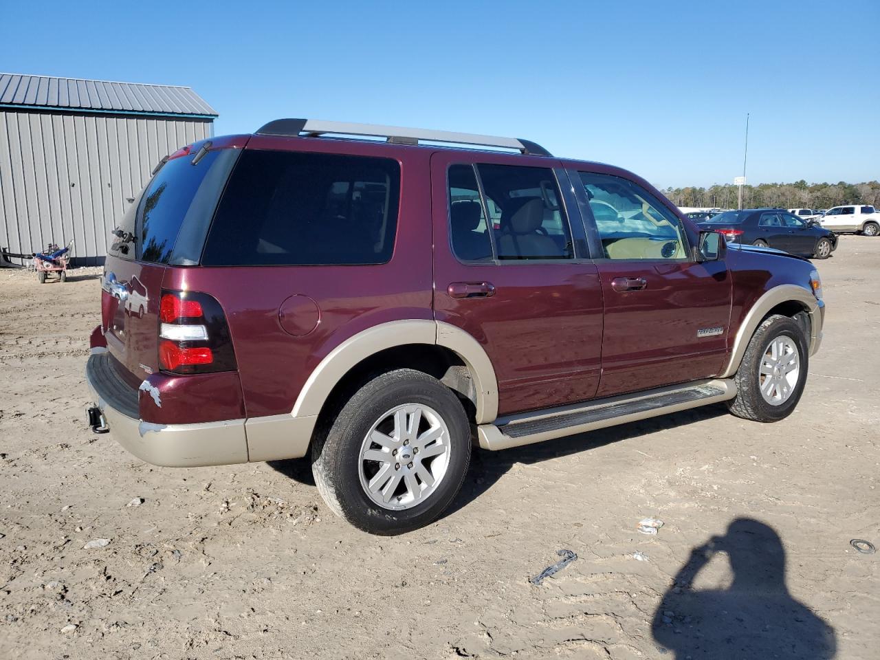 Изображение 3 2007 FORD EXPLORER EDDIE BAUER 2007 с VIN 1FMEU64E57UA82986