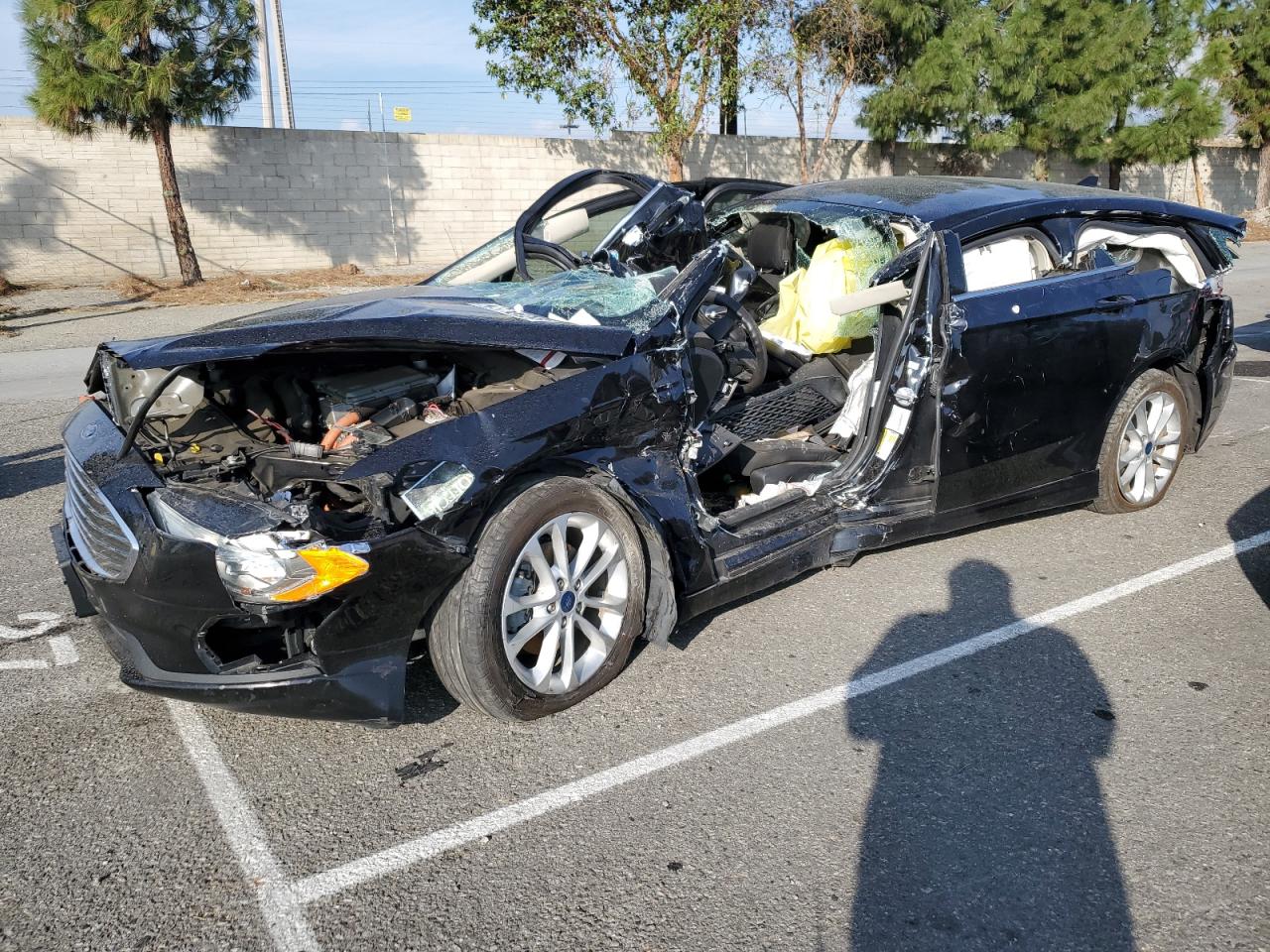 Image 1 of 2019 FORD FUSION SE 2019 with VIN 3FA6P0LU2KR142833