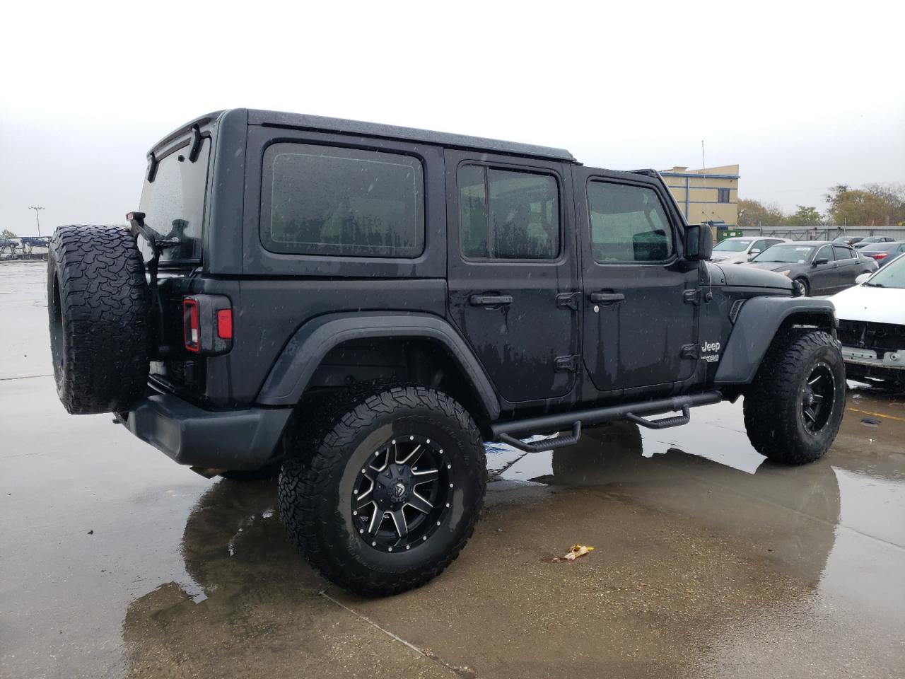 Image 3 of 2018 JEEP WRANGLER UNLIMITED SPORT 2018 with VIN 1C4HJXDG5JW187900
