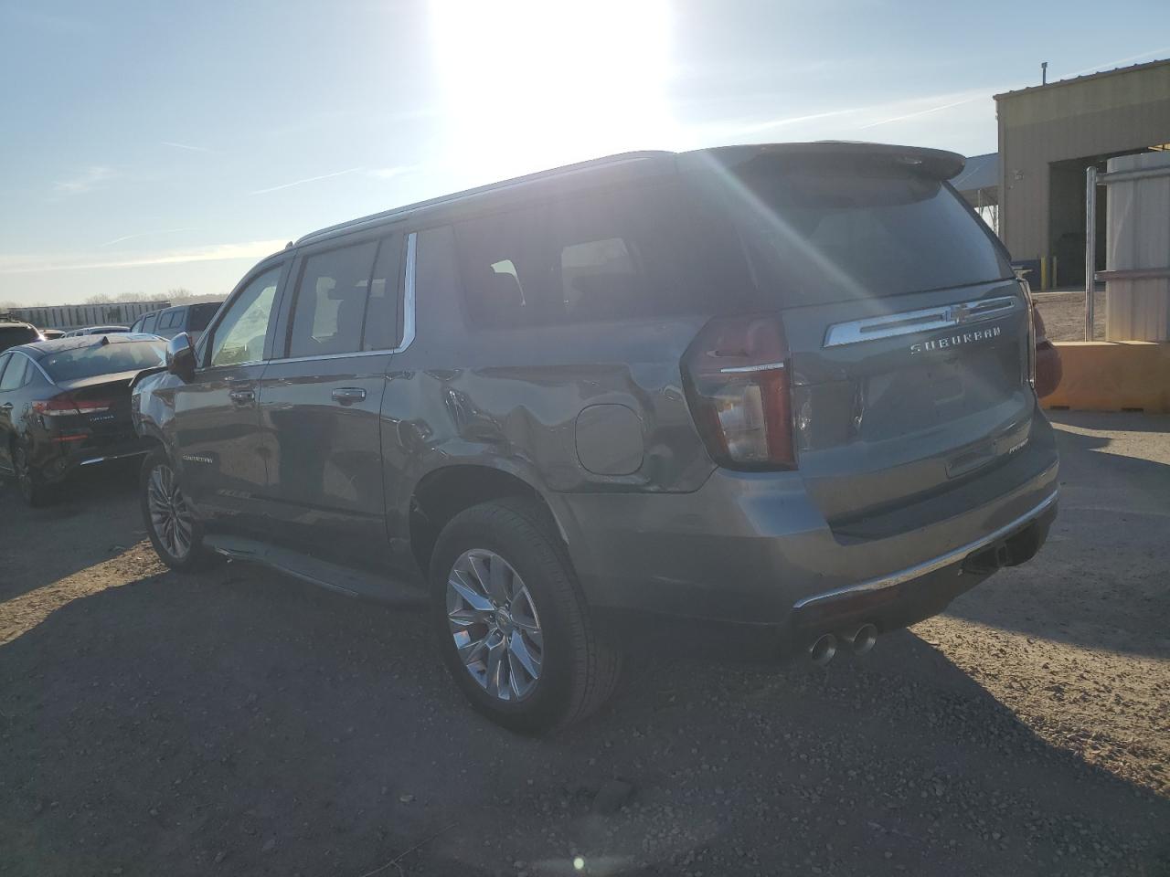 Image 2 of 2022 CHEVROLET SUBURBAN K1500 PREMIER 2022 with VIN 1GNSKFKD0NR156801