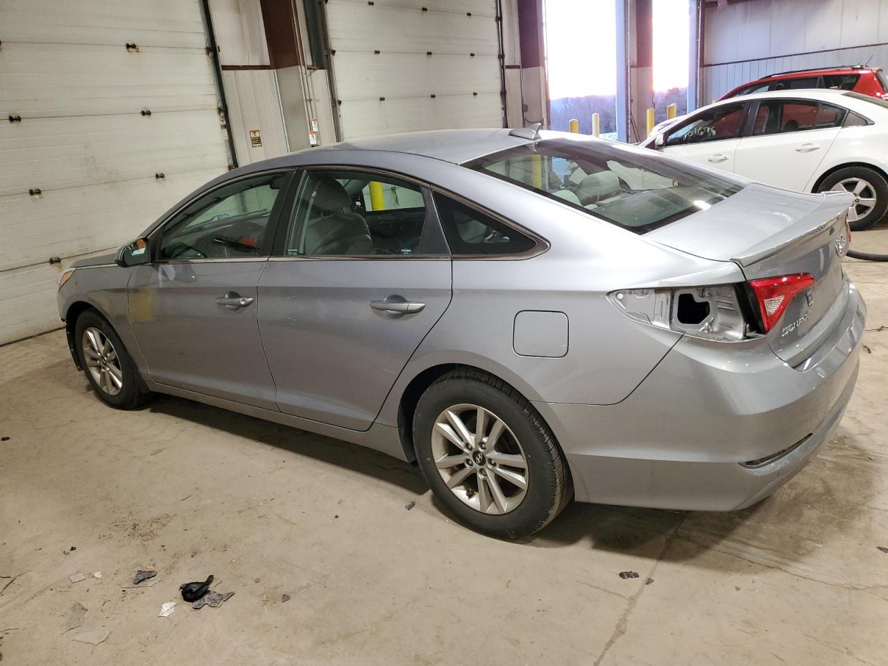 Изображение 2 2015 HYUNDAI SONATA SE 2015 с VIN 5NPE24AF5FH156962