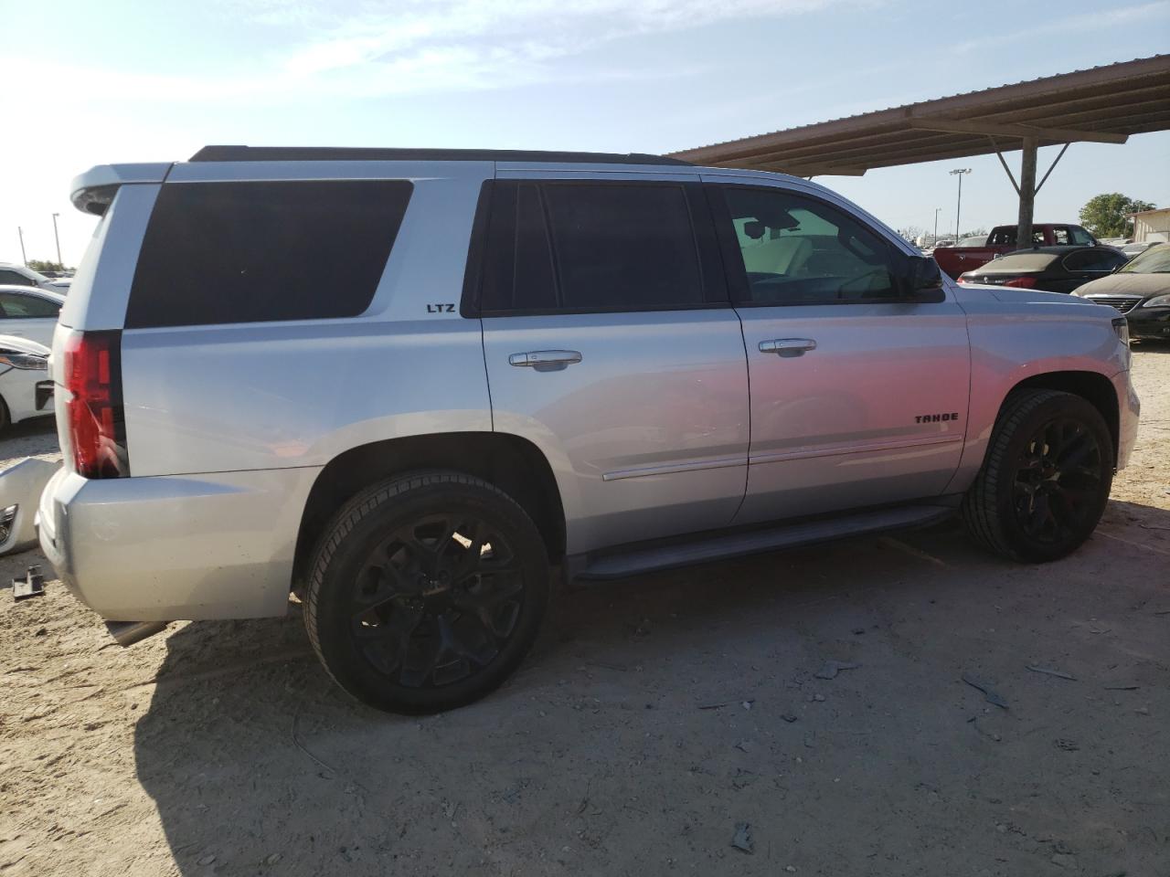 Obraz 3 z 2015 CHEVROLET TAHOE C1500 LTZ 2015 z VIN 1GNSCCKCXFR151982