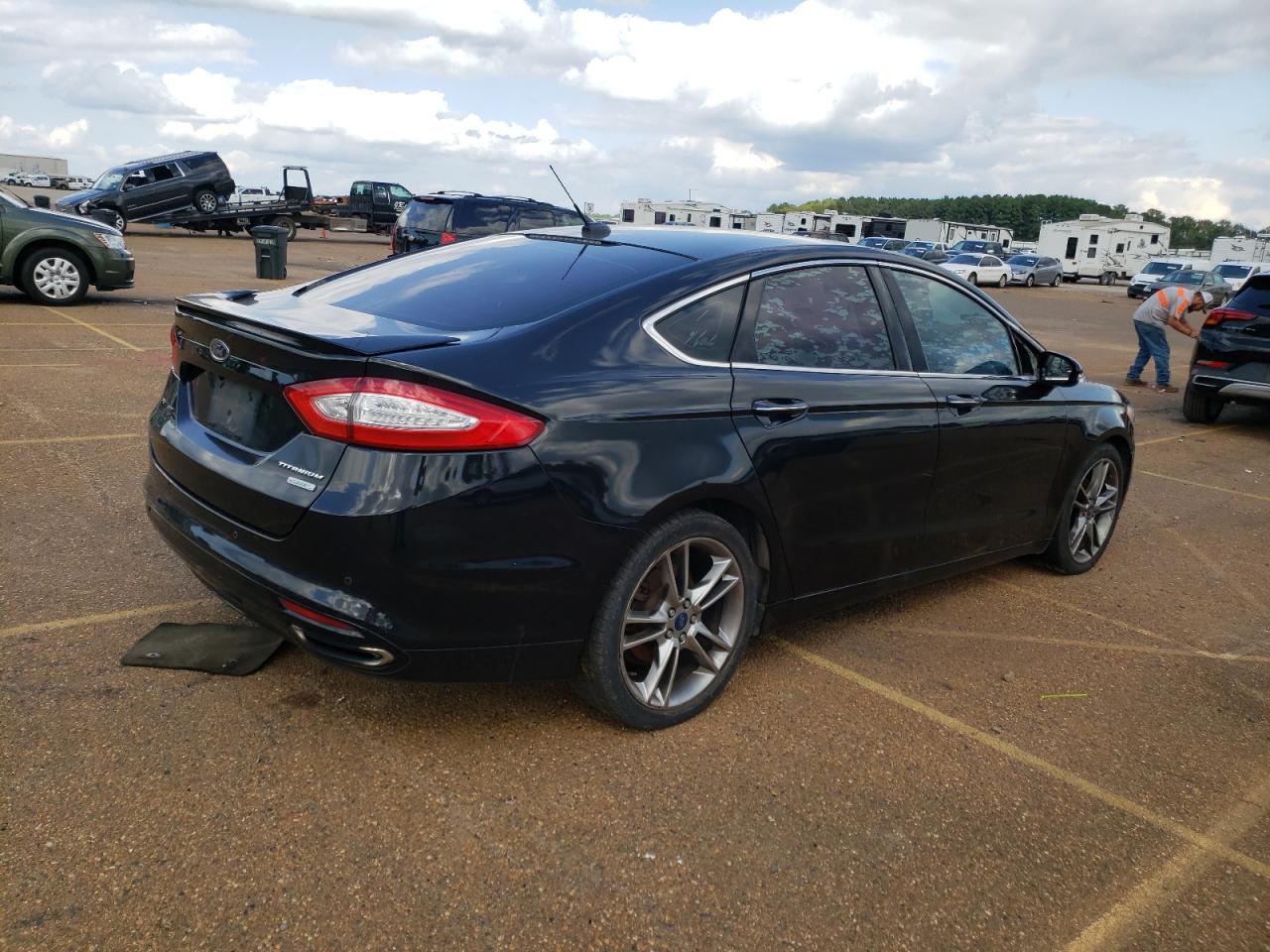Image 3 of Ford Fusion Titanium 2014 with VIN 3FA6P0K97ER102801