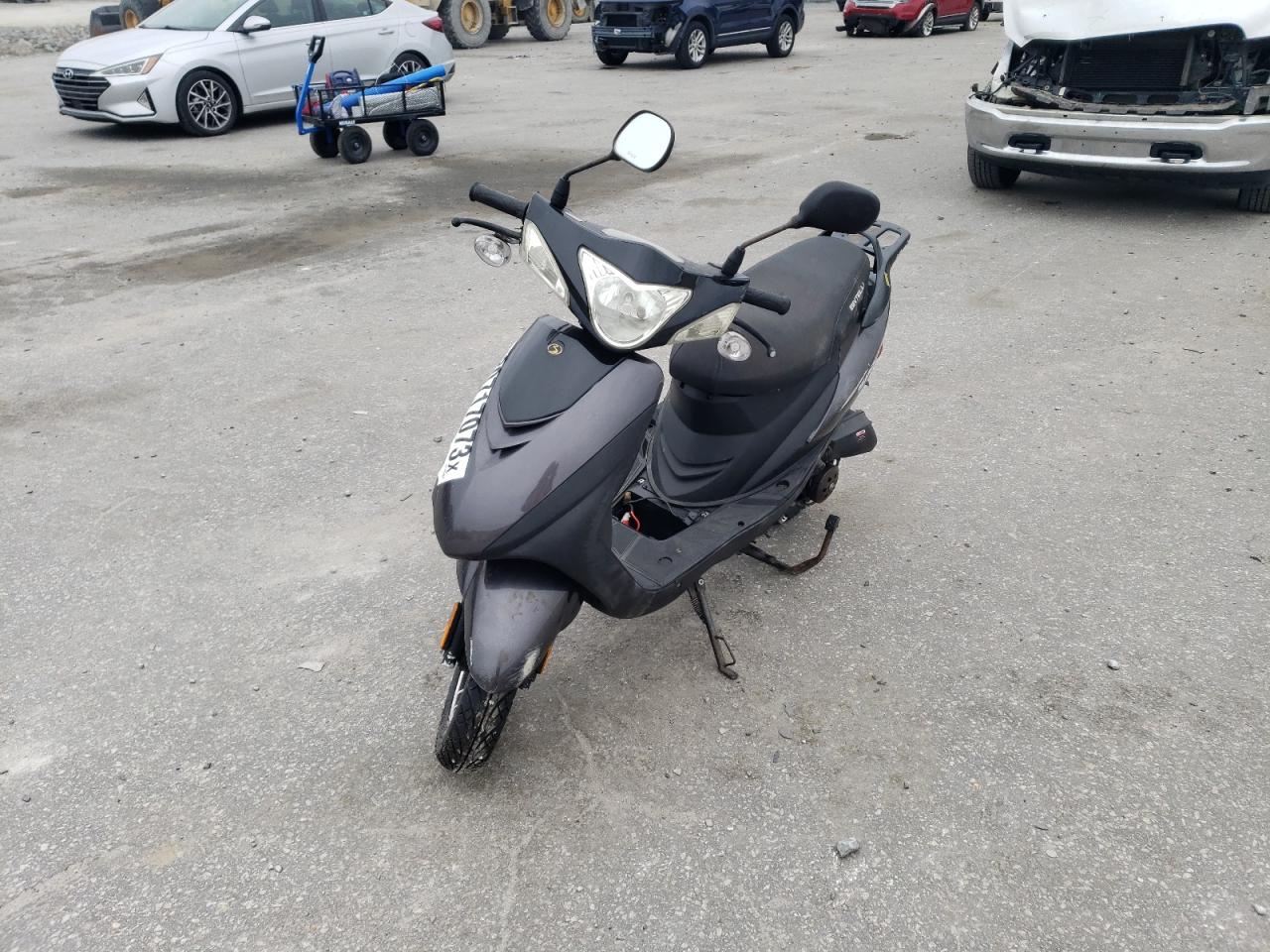 Image 2 of 2021 YNGF SCOOTER 2021 with VIN LL0TCAPH4MG005646