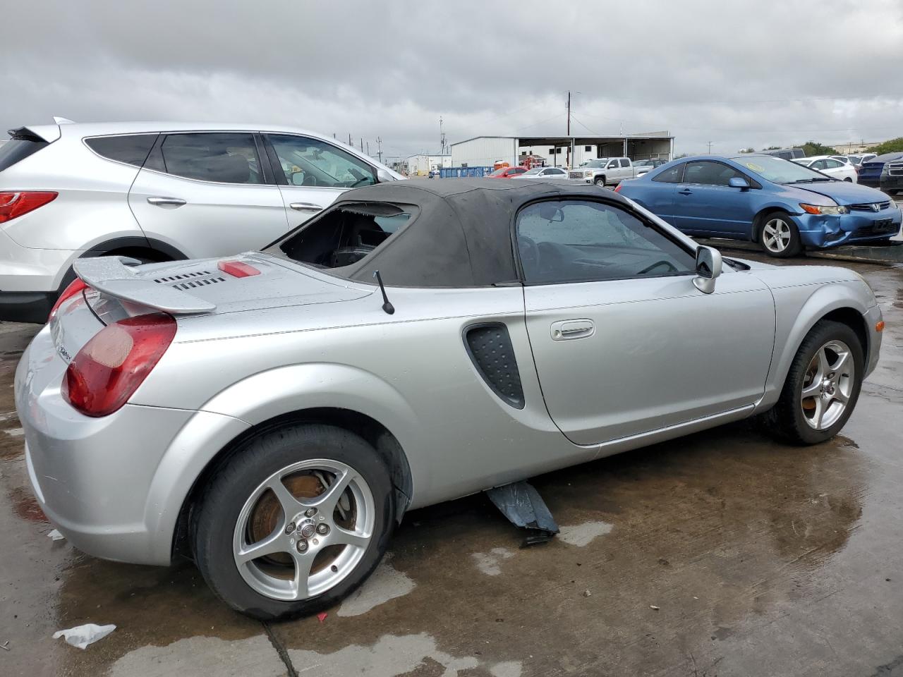Image 3 of 2002 TOYOTA MR2 SPYDER 2002 with VIN JTDFR320320052207