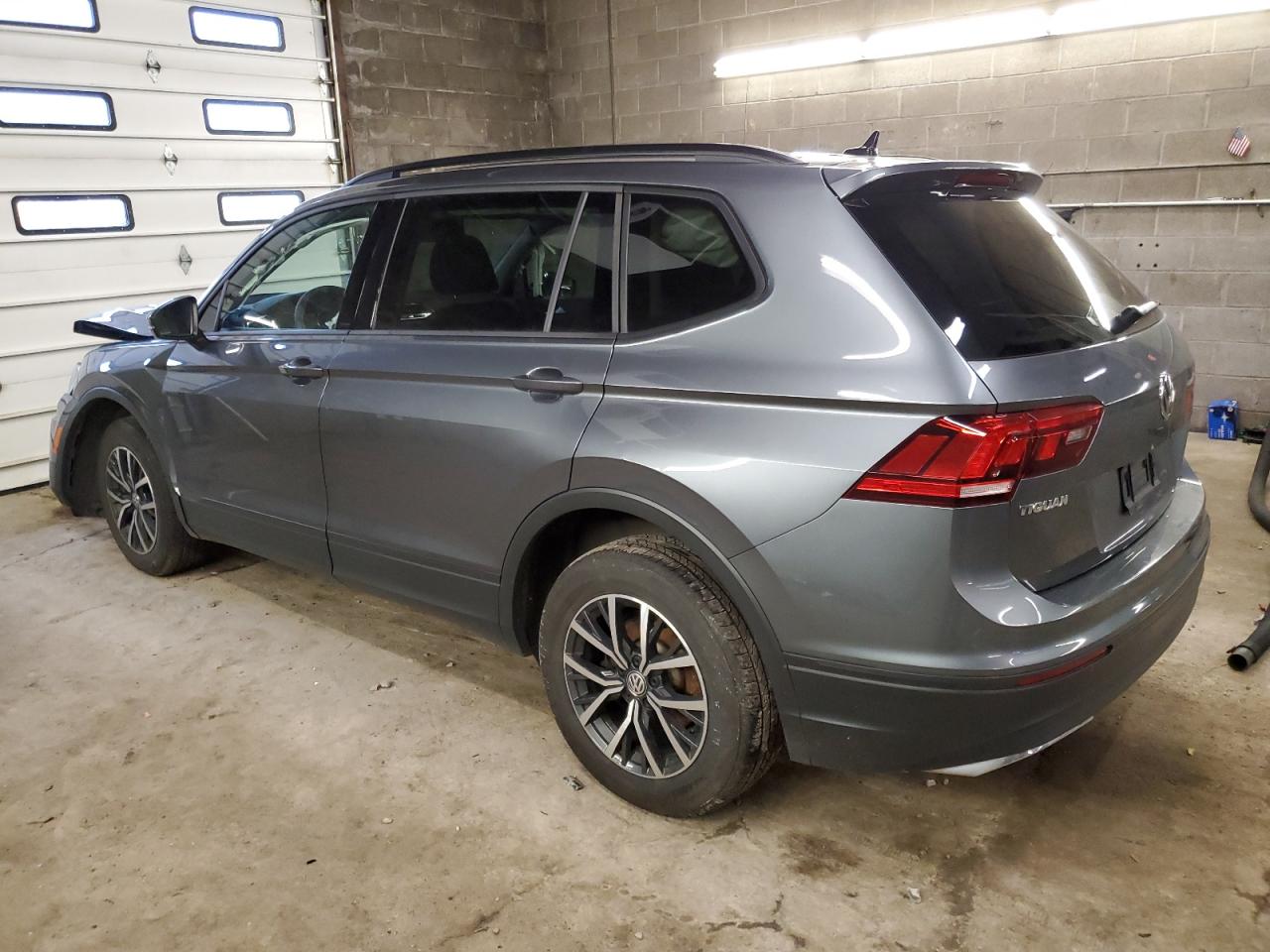 Obraz 2 z 2021 VOLKSWAGEN TIGUAN S 2021 z VIN 3VV0B7AXXMM097193